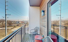 Stay Awhile In Music City #302